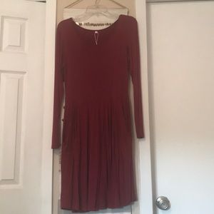 Burgundy dress with pockets
